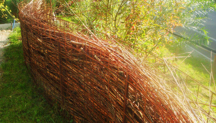 Geflochtener Gartenzaun aus Holz