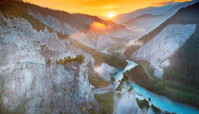 Sonnenuntergang über der Rheinschlucht